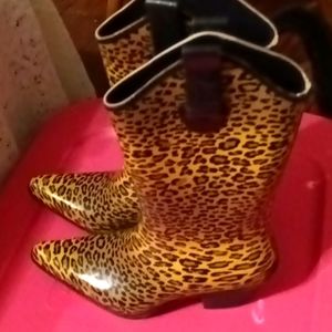 Size 7 rubber boots